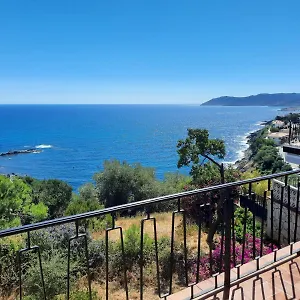 https://apartamento-deluxe-cau-del-llop.catalonia-hotels.com