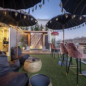 On Designed For Adults Sevilla